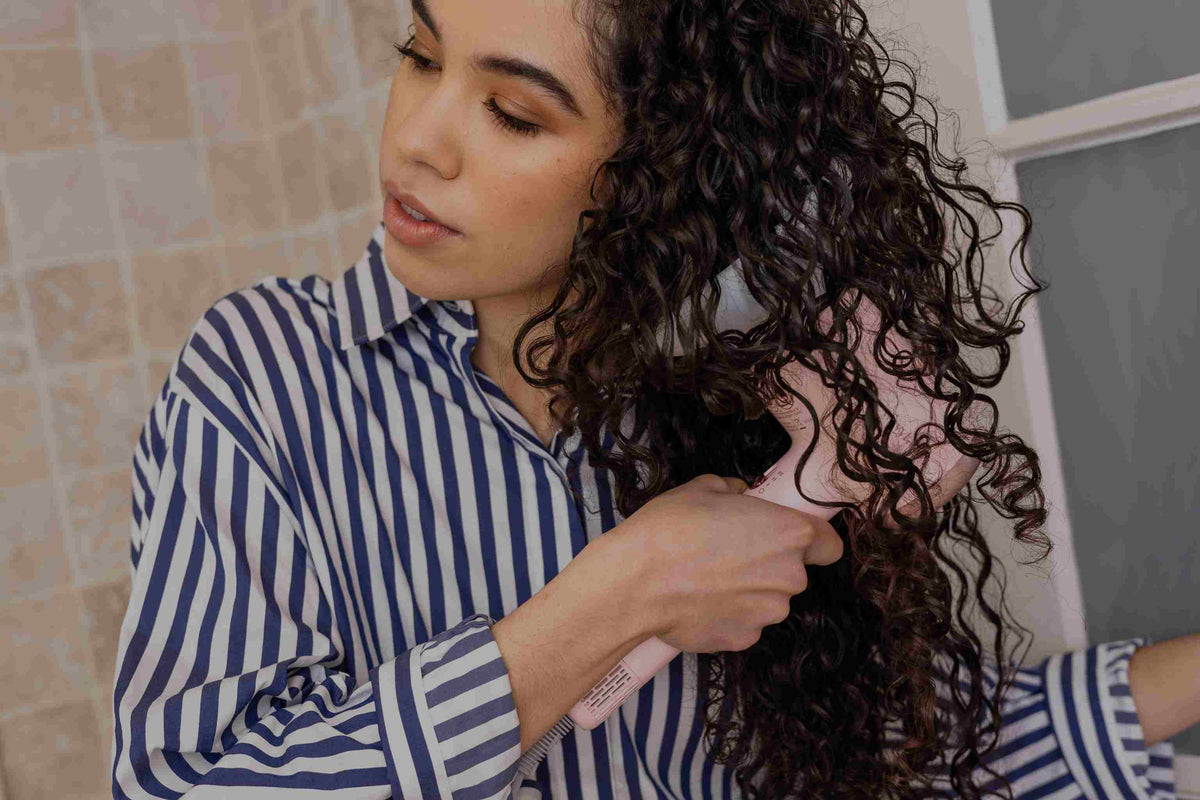 Best Hair Dryer for Curly Hair: What Actually Works for Frizz, Diffusing & Defined Curls