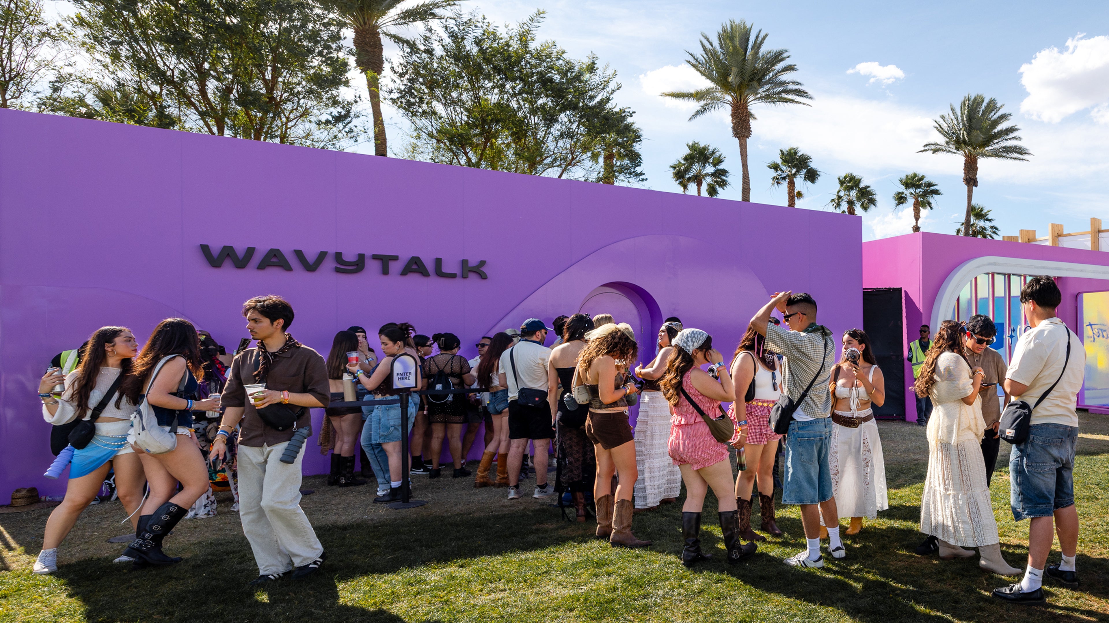 EQ Talkペン EQWEL ホワイト Wavytalk | Coachella 2026 Festival Hairstyles & Hair Tool Giveaway